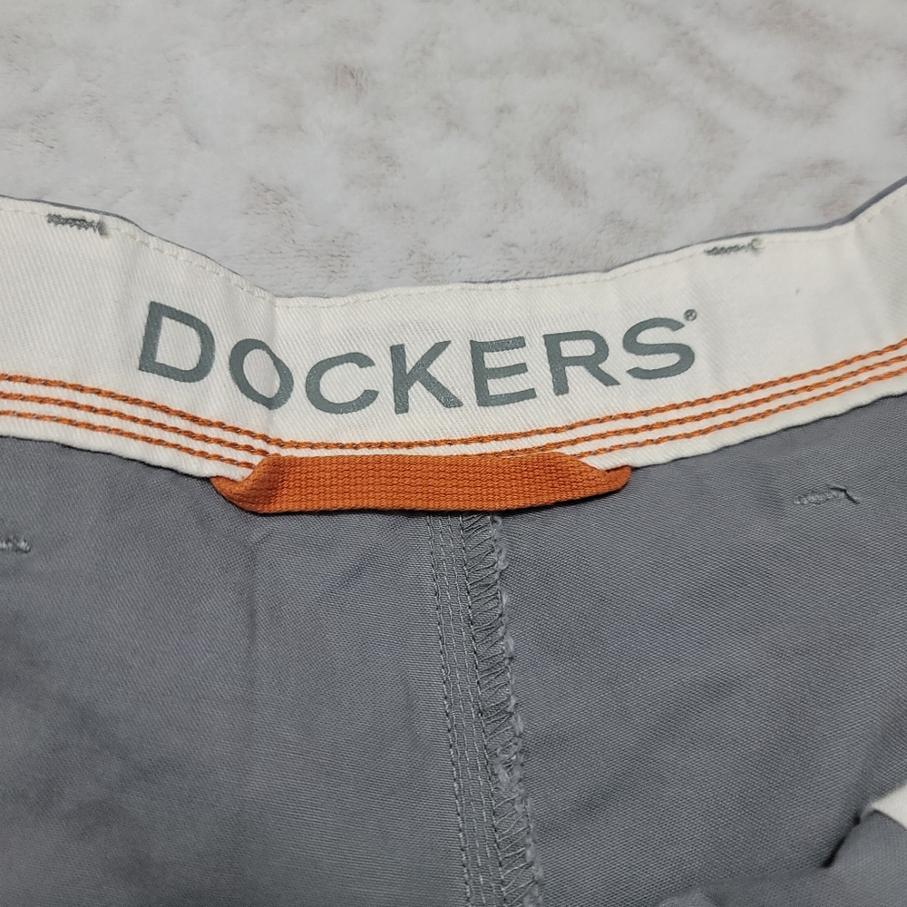 Dockers Flat Front Shorts Straight Fit Men's Size 40‎ Gray NWT - Picture 13 of 15